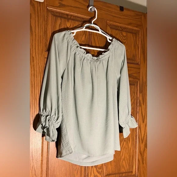 Rokoko Women's Sage Green Ruffle Blouse Large NWT - Picture 3 of 5